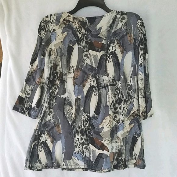 Caribe 3/4 Sleeve Peekaboo Tunic- Ivory/Gray - Picture 4 of 4